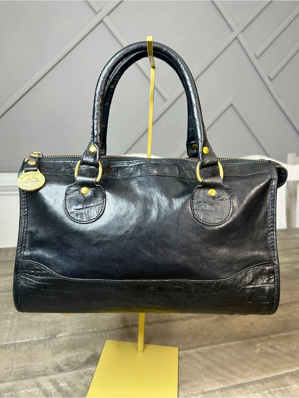 Vintage Brahmin Black Leather Croc Embossed Satchel Bag Ship Key Fob